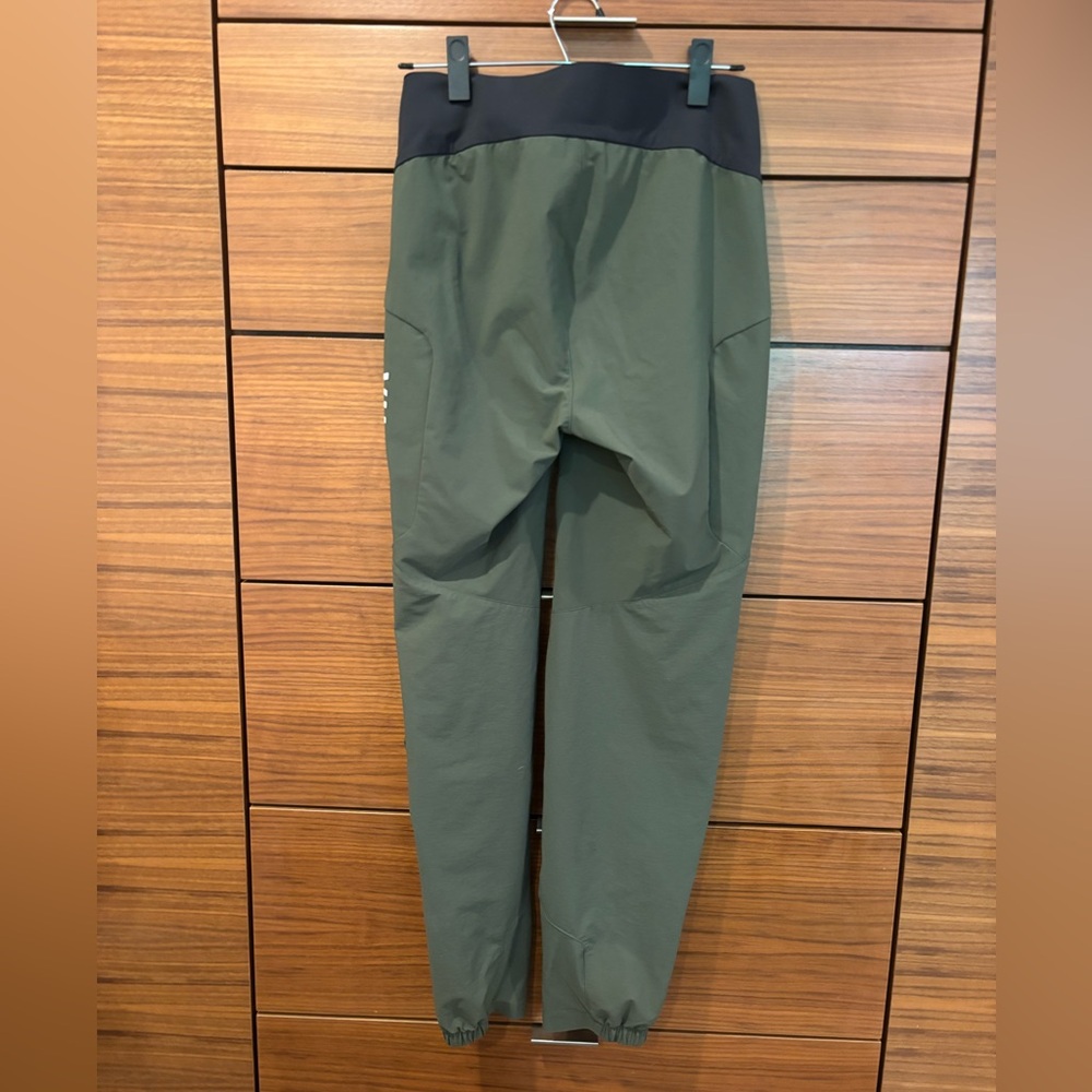 Rapha Women’s MTB Trail Pants in size Small, olive green. In perfect condition! - Picture 8 of 13